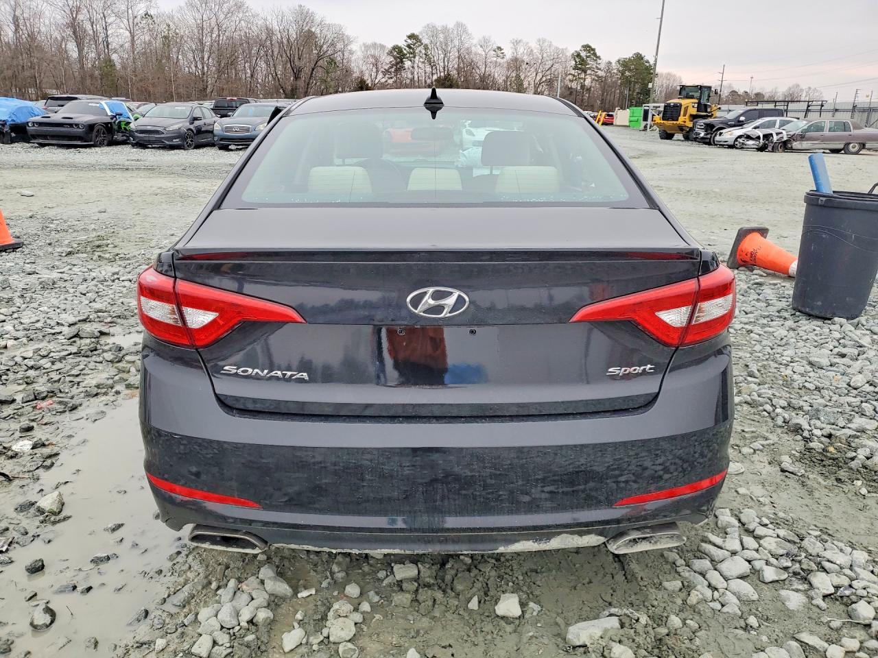 2015 HYUNDAI SONATA SPORT photo 6