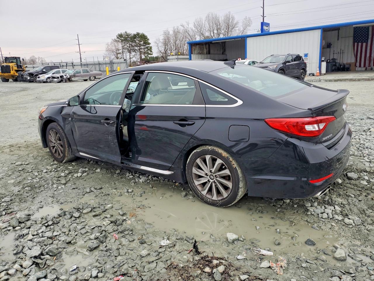 2015 HYUNDAI SONATA SPORT photo 2