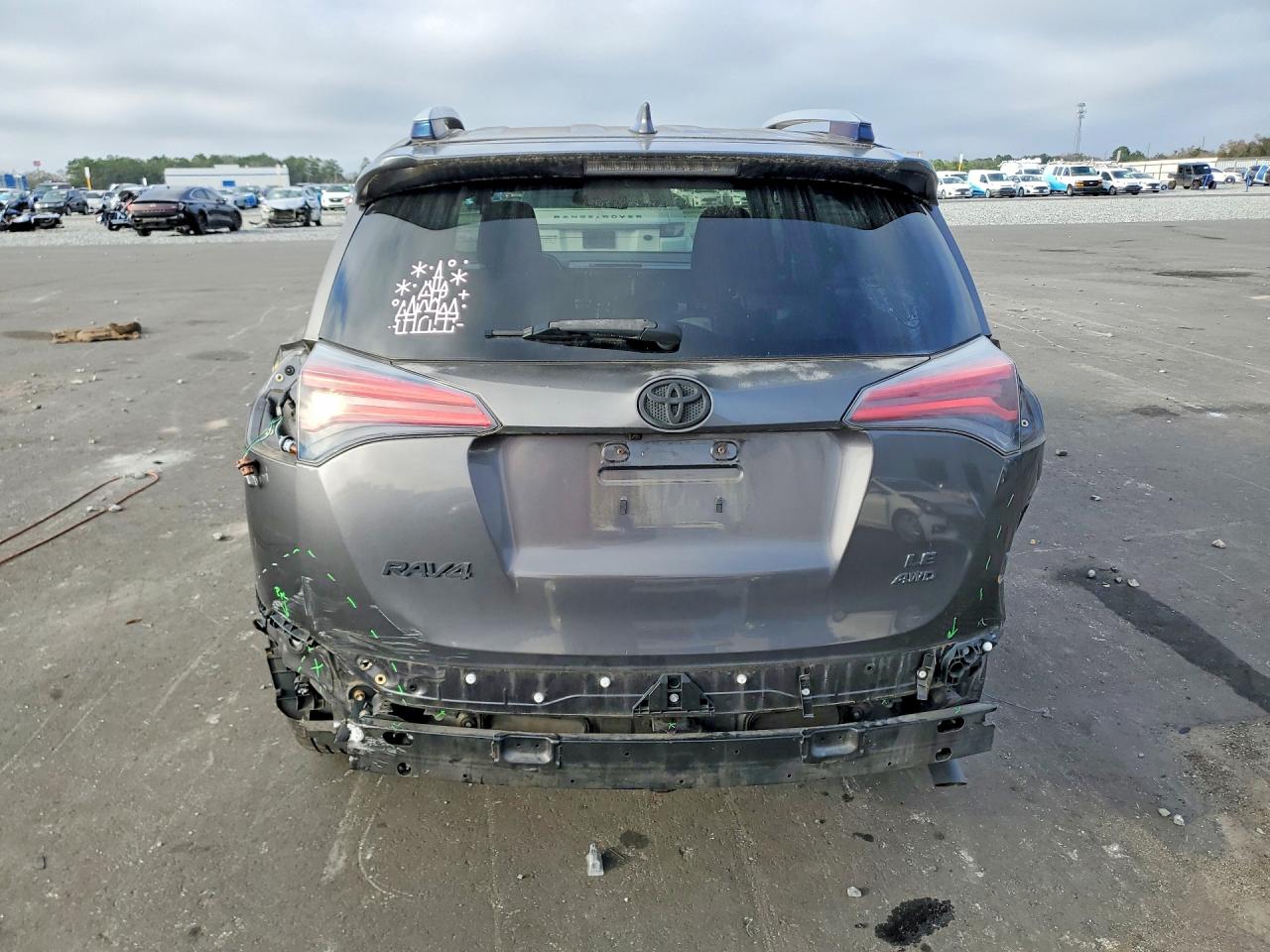 2017 TOYOTA RAV4 LE photo 11