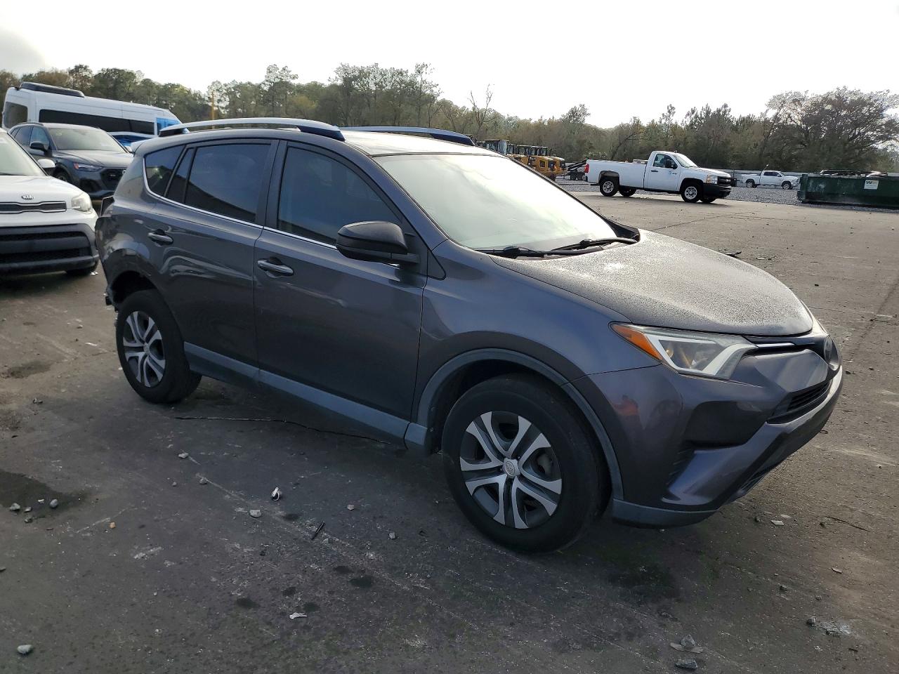 2017 TOYOTA RAV4 LE photo 7