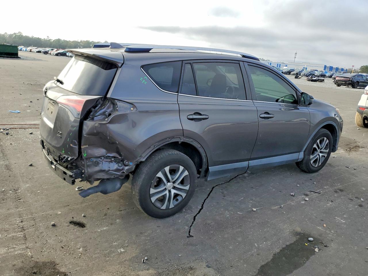 2017 TOYOTA RAV4 LE photo 5
