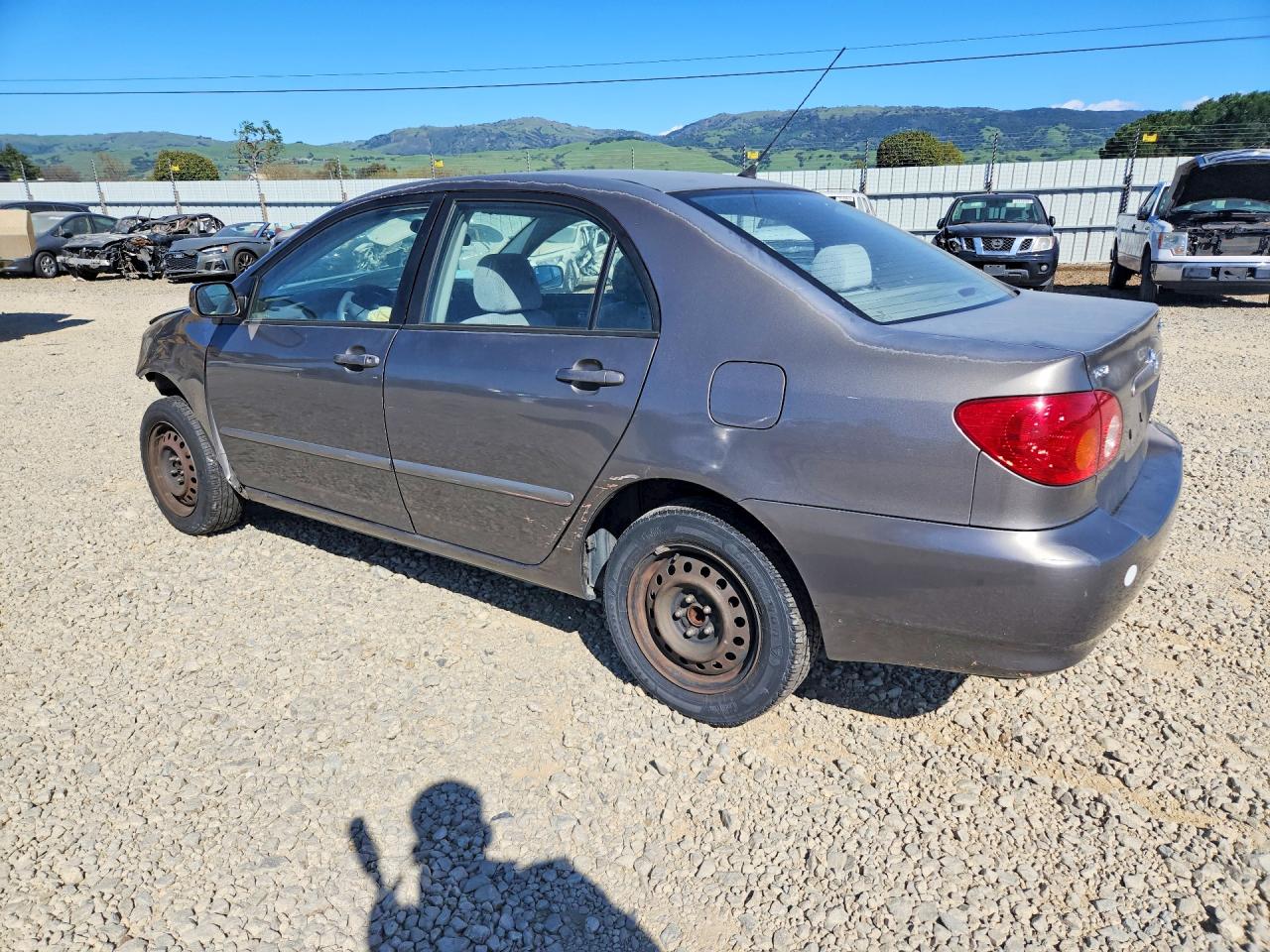 2003 TOYOTA COROLLA LE photo 3
