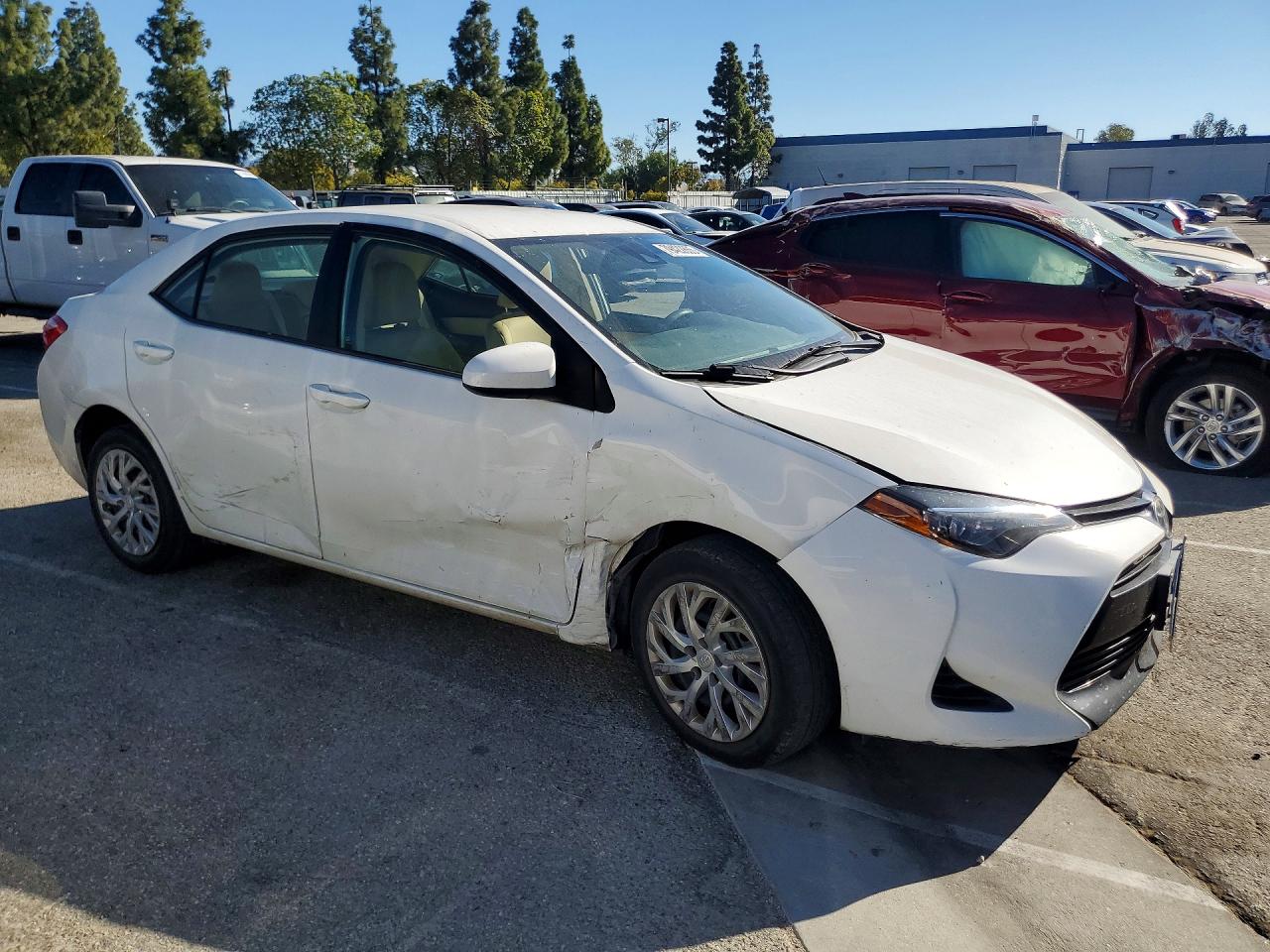 2017 TOYOTA COROLLA LE photo 4