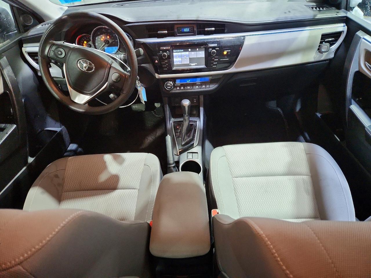 2015 TOYOTA COROLLA LE photo 15