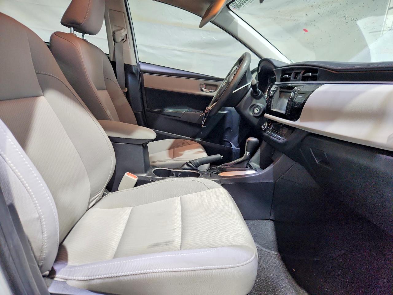2015 TOYOTA COROLLA LE photo 13