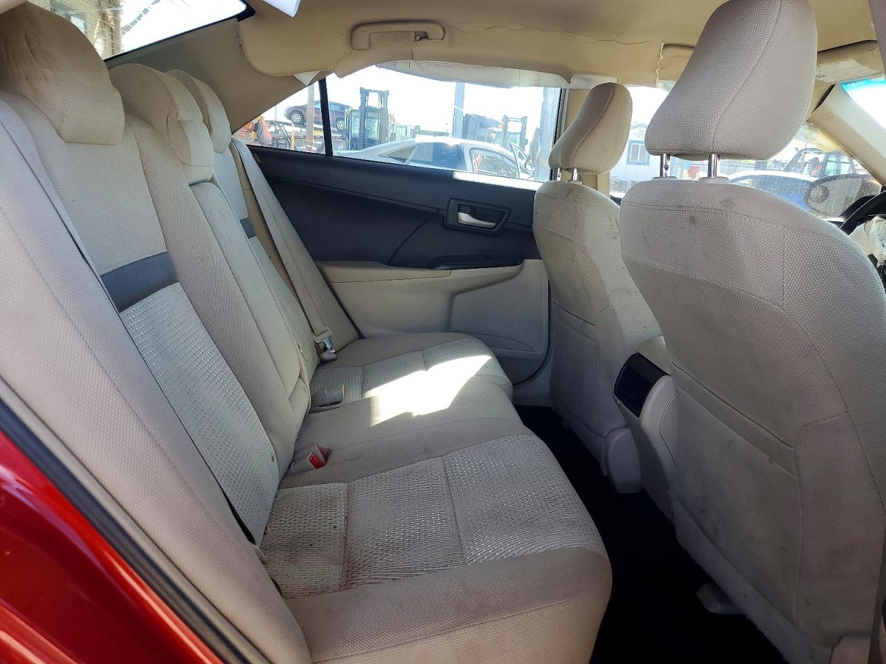 2014 TOYOTA CAMRY LE photo 10