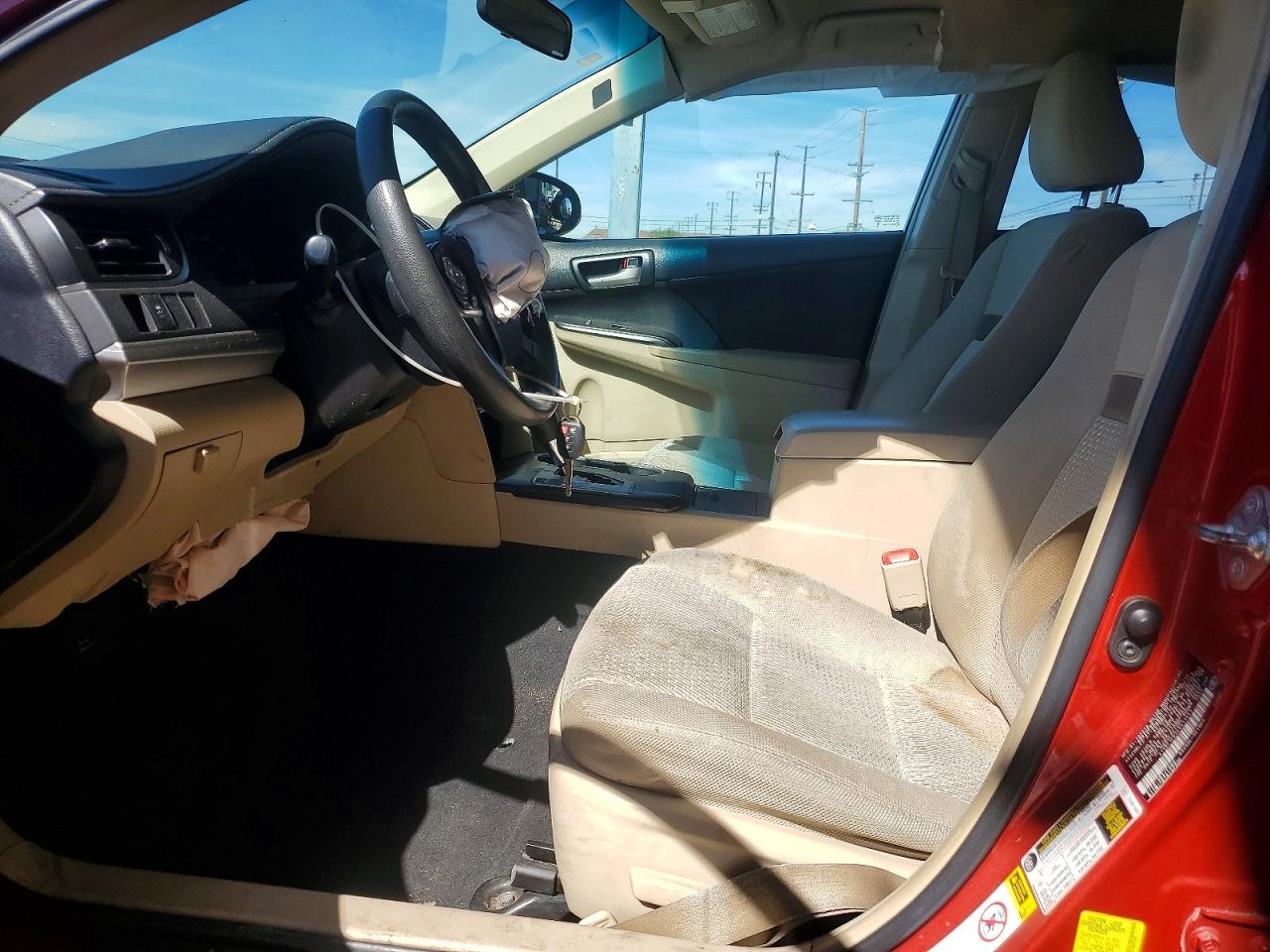 2014 TOYOTA CAMRY LE photo 7