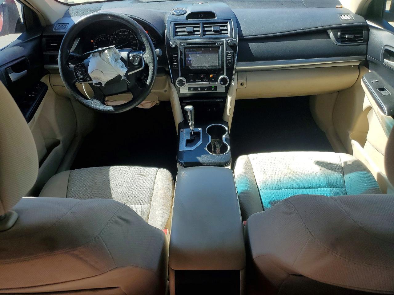 2014 TOYOTA CAMRY LE photo 8