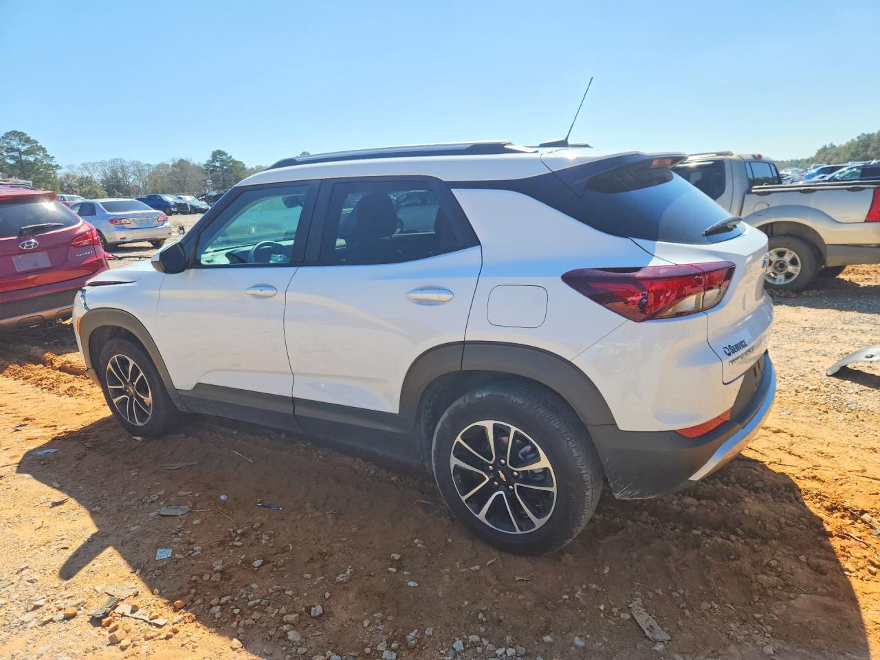 2025 CHEVROLET TRAILBLAZER photo 4