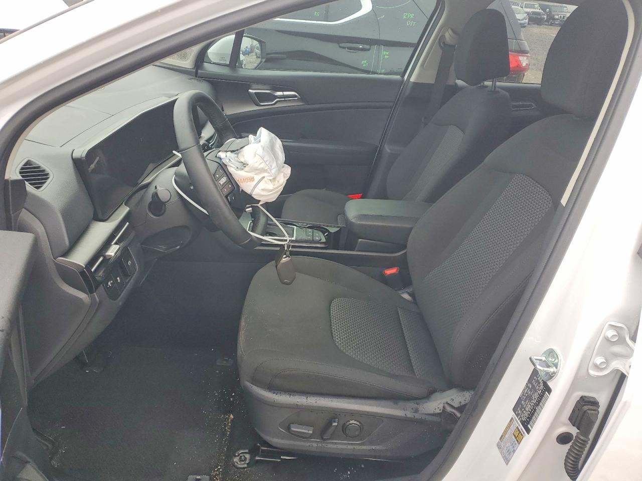 2026 KIA SPORTAGE LX photo 13
