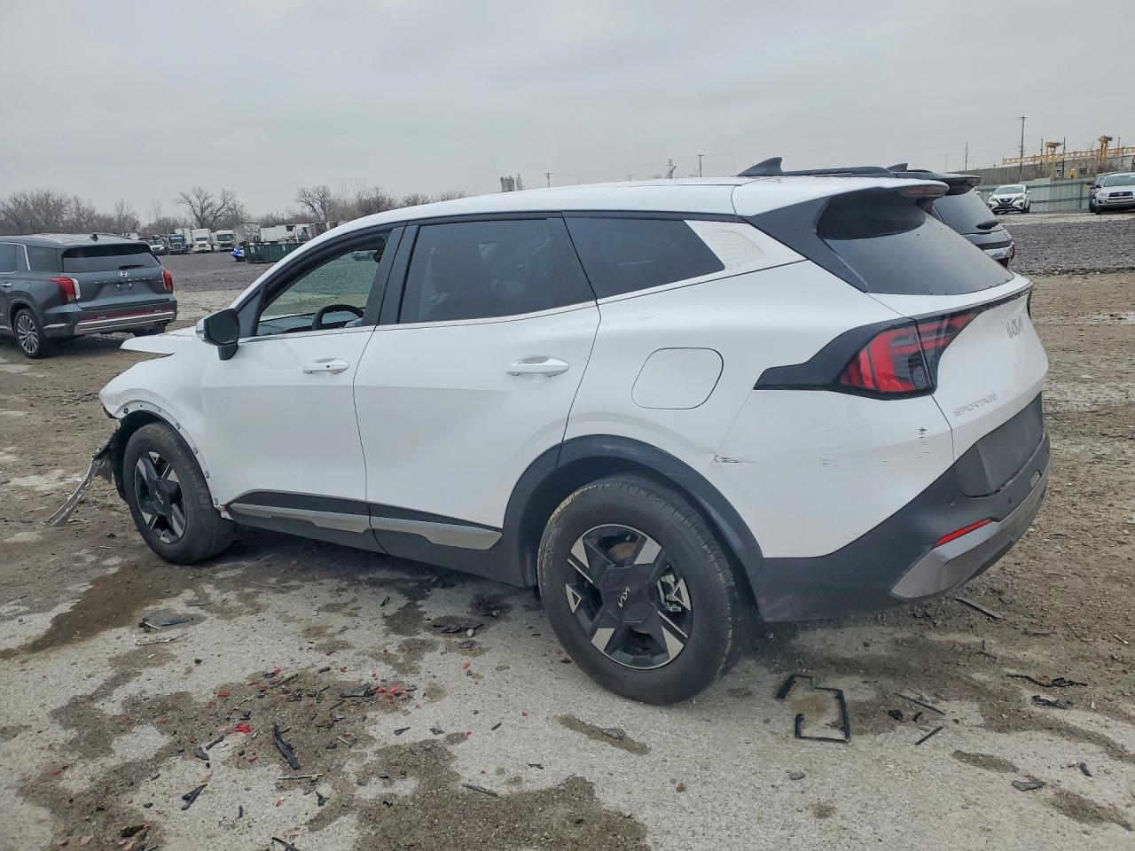 2026 KIA SPORTAGE LX photo 3