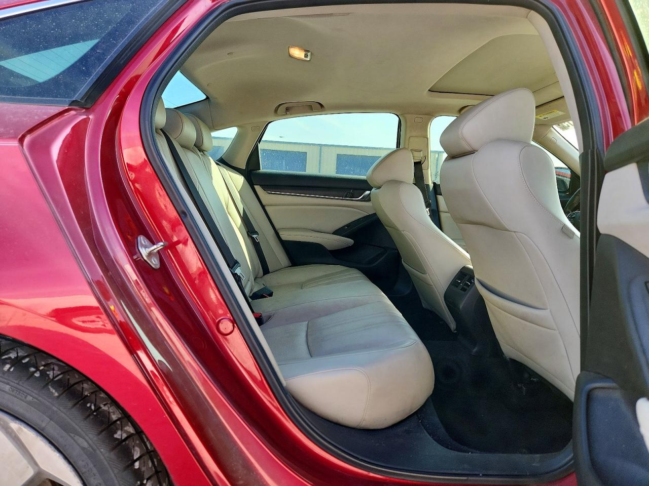 2018 HONDA ACCORD TOURING photo 19