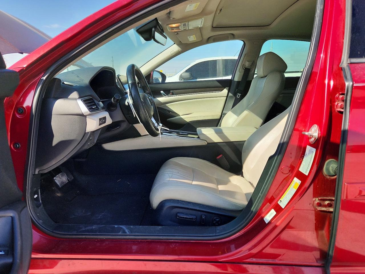 2018 HONDA ACCORD TOURING photo 13