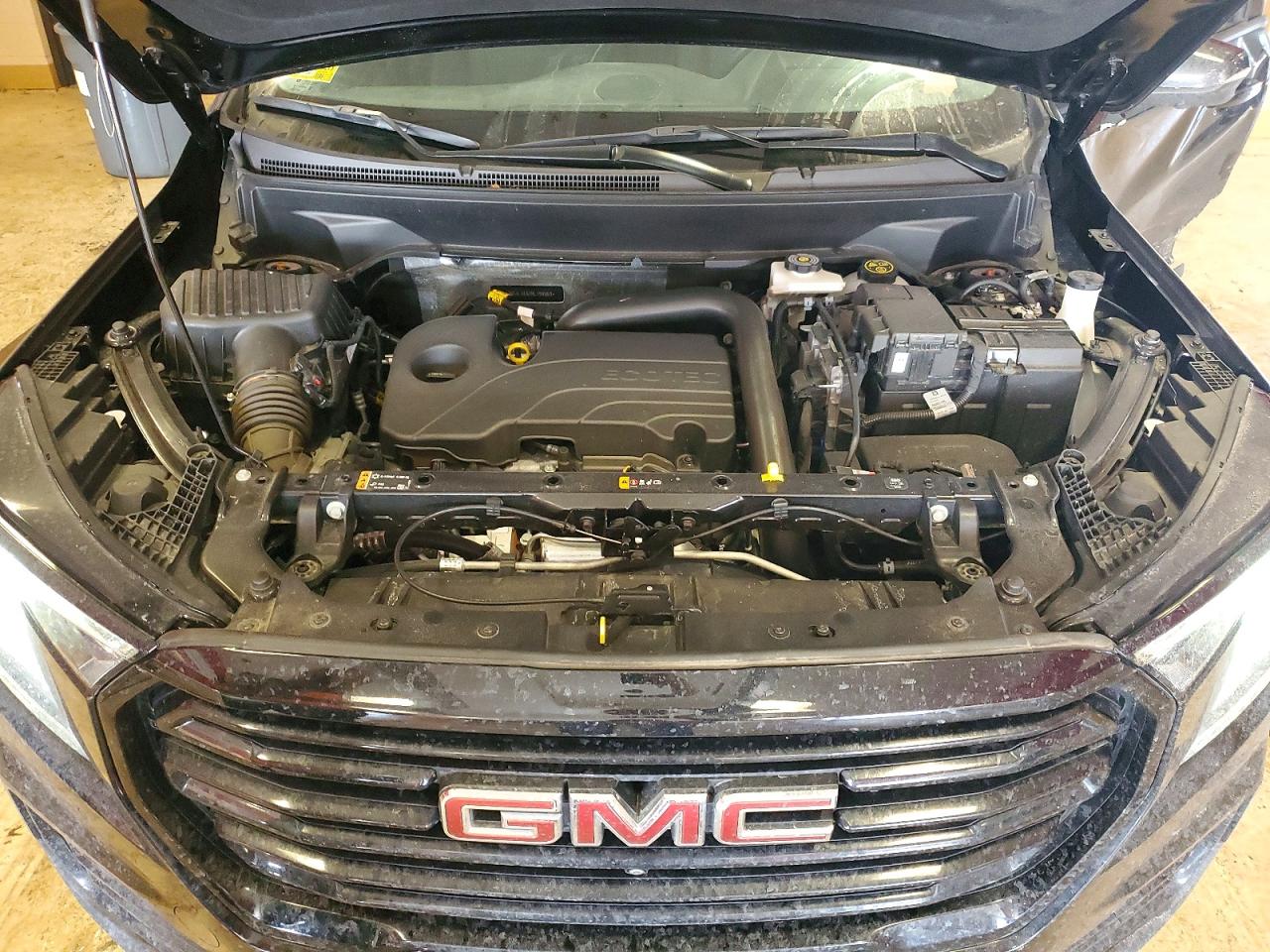 2024 GMC TERRAIN SLT photo 12