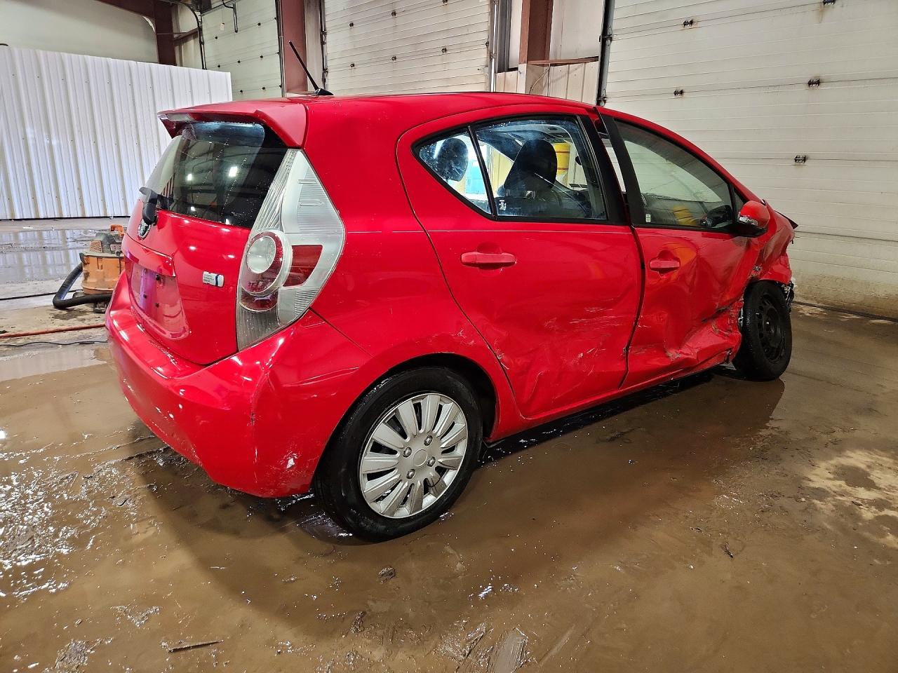 2013 TOYOTA PRIUS C TWO photo 5