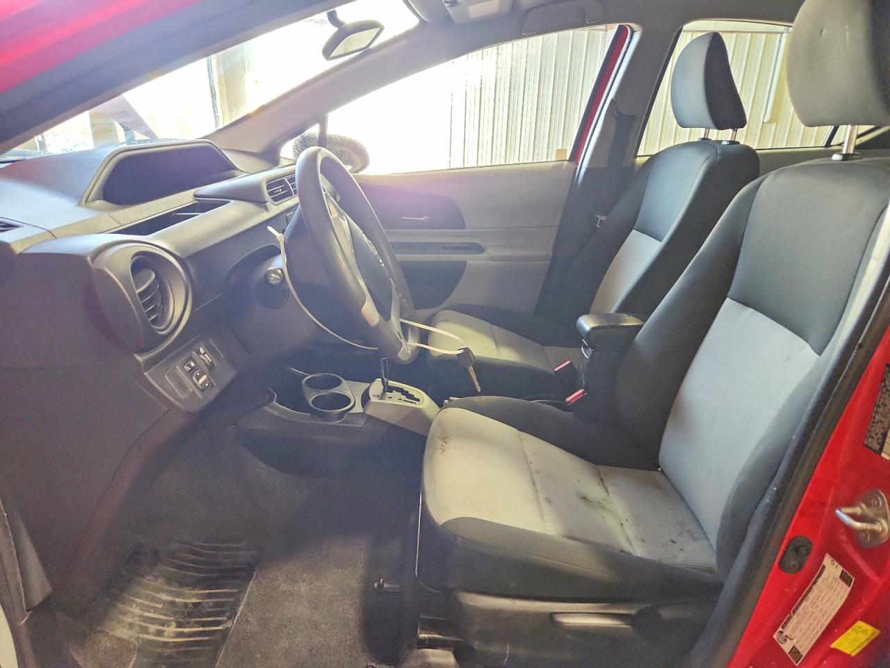 2013 TOYOTA PRIUS C TWO photo 13