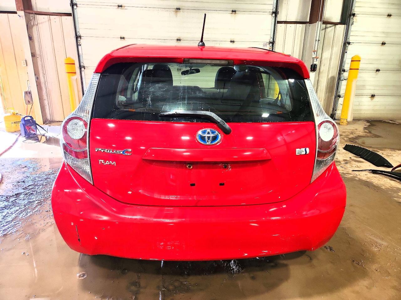 2013 TOYOTA PRIUS C TWO photo 11