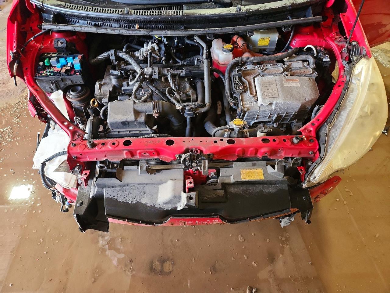 2013 TOYOTA PRIUS C TWO photo 21