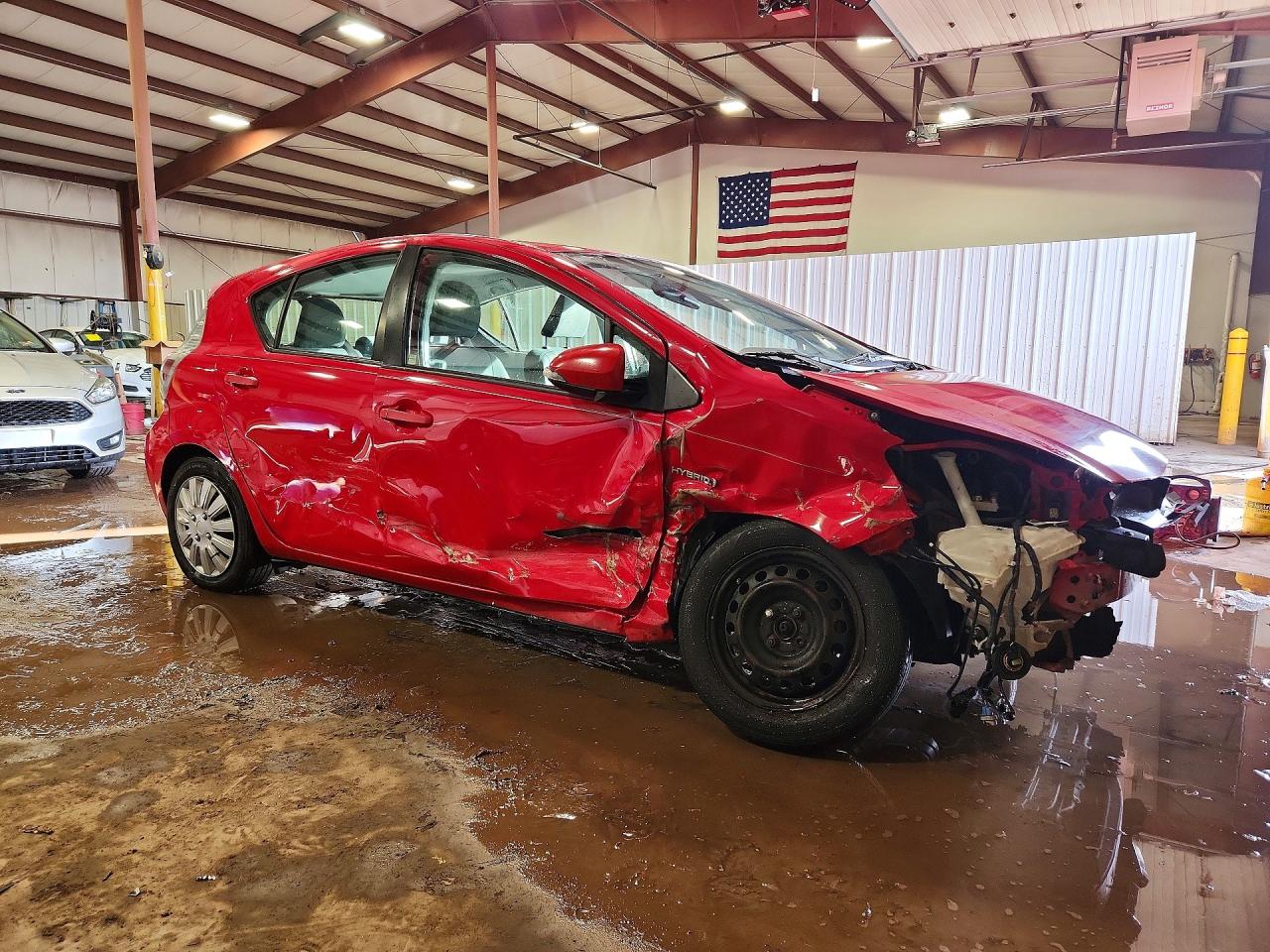 2013 TOYOTA PRIUS C TWO photo 7