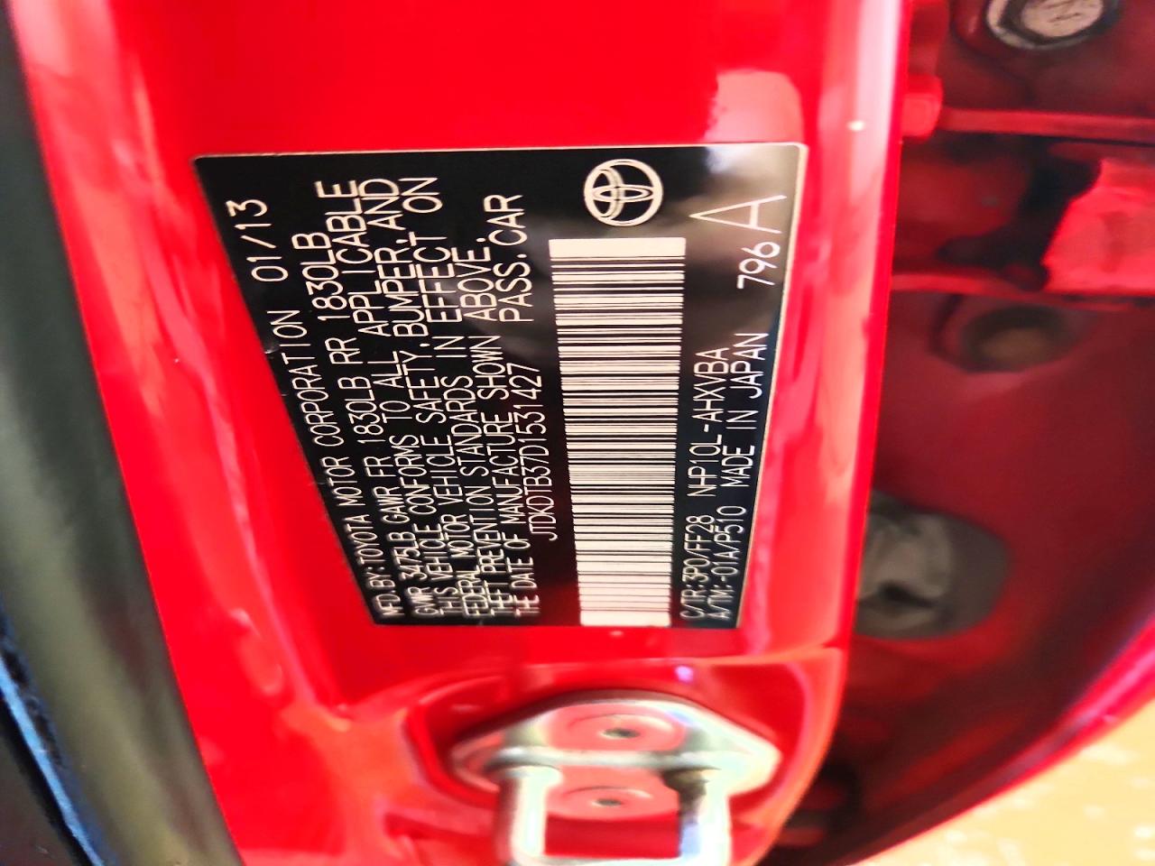 2013 TOYOTA PRIUS C TWO photo 25