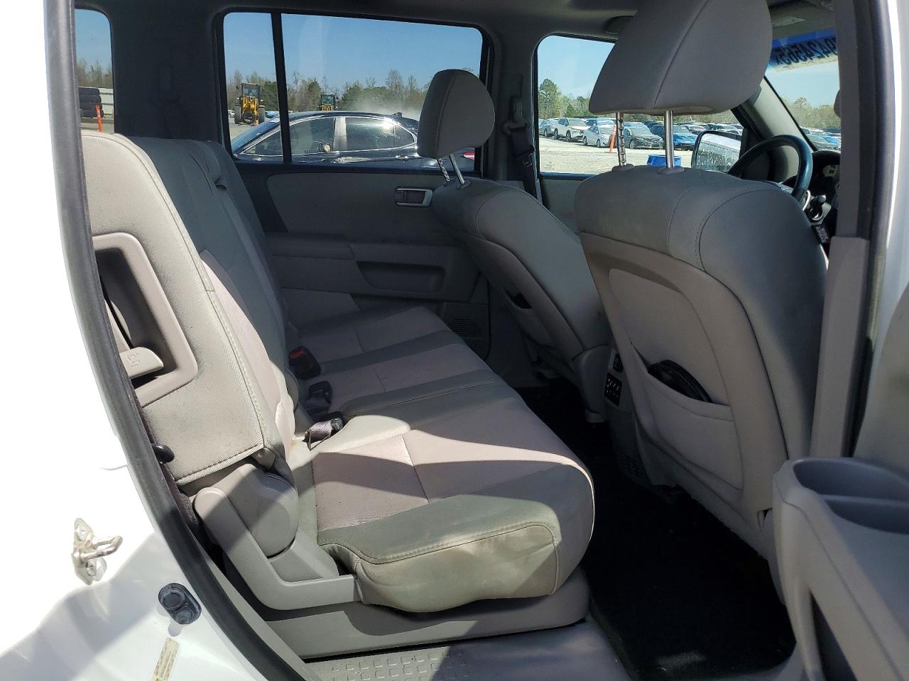 2015 HONDA PILOT SE photo 21