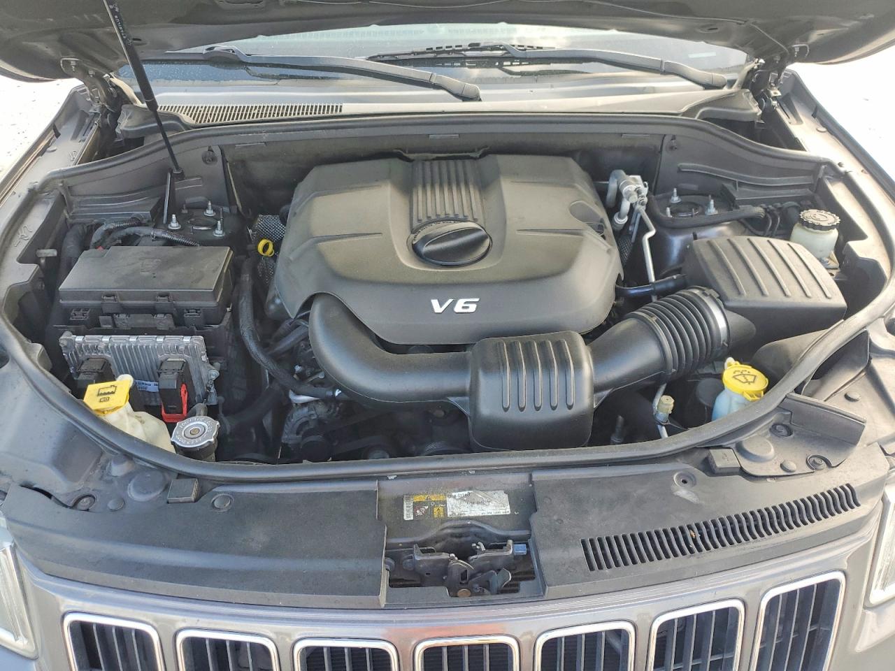 2015 JEEP GRAND CHEROKEE LAREDO photo 34