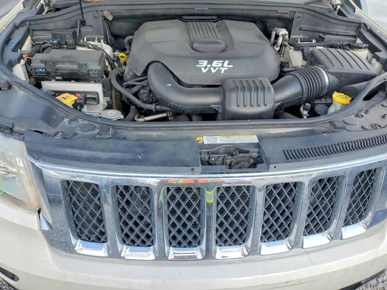 2012 JEEP GRAND CHEROKEE photo 12