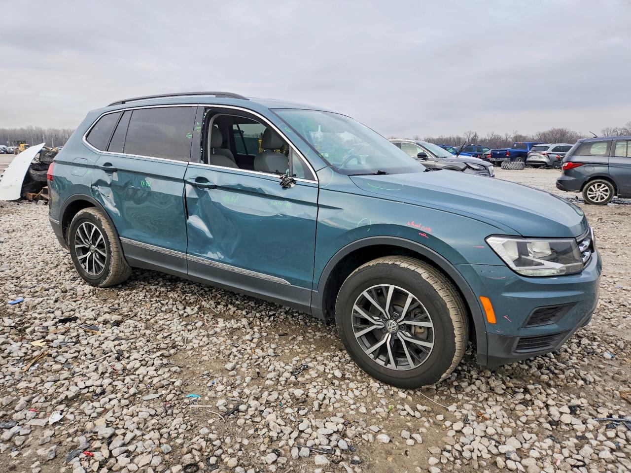 2020 VOLKSWAGEN TIGUAN SE photo 4