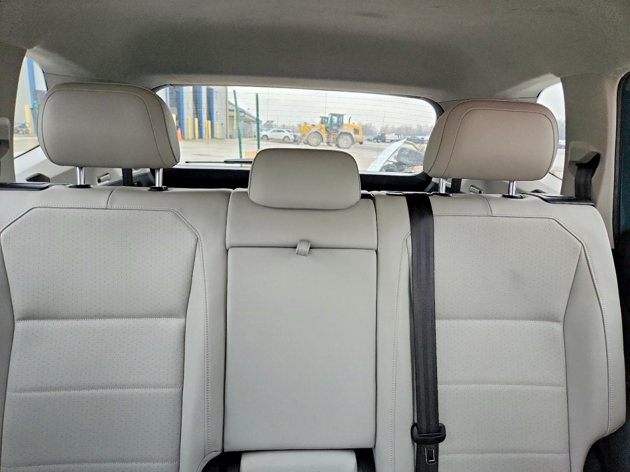 2020 VOLKSWAGEN TIGUAN SE photo 10