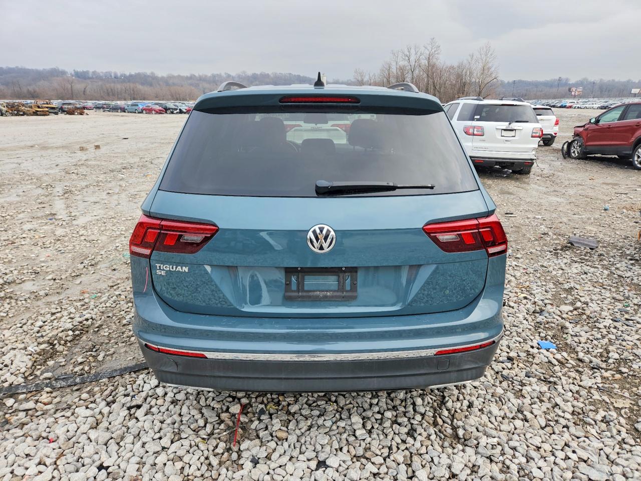 2020 VOLKSWAGEN TIGUAN SE photo 6