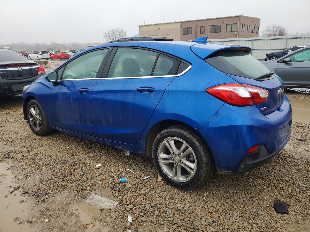 2017 CHEVROLET CRUZE LT photo 2