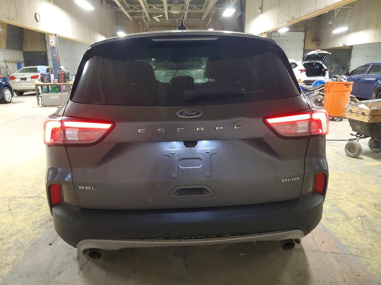 2022 FORD ESCAPE SEL photo 16
