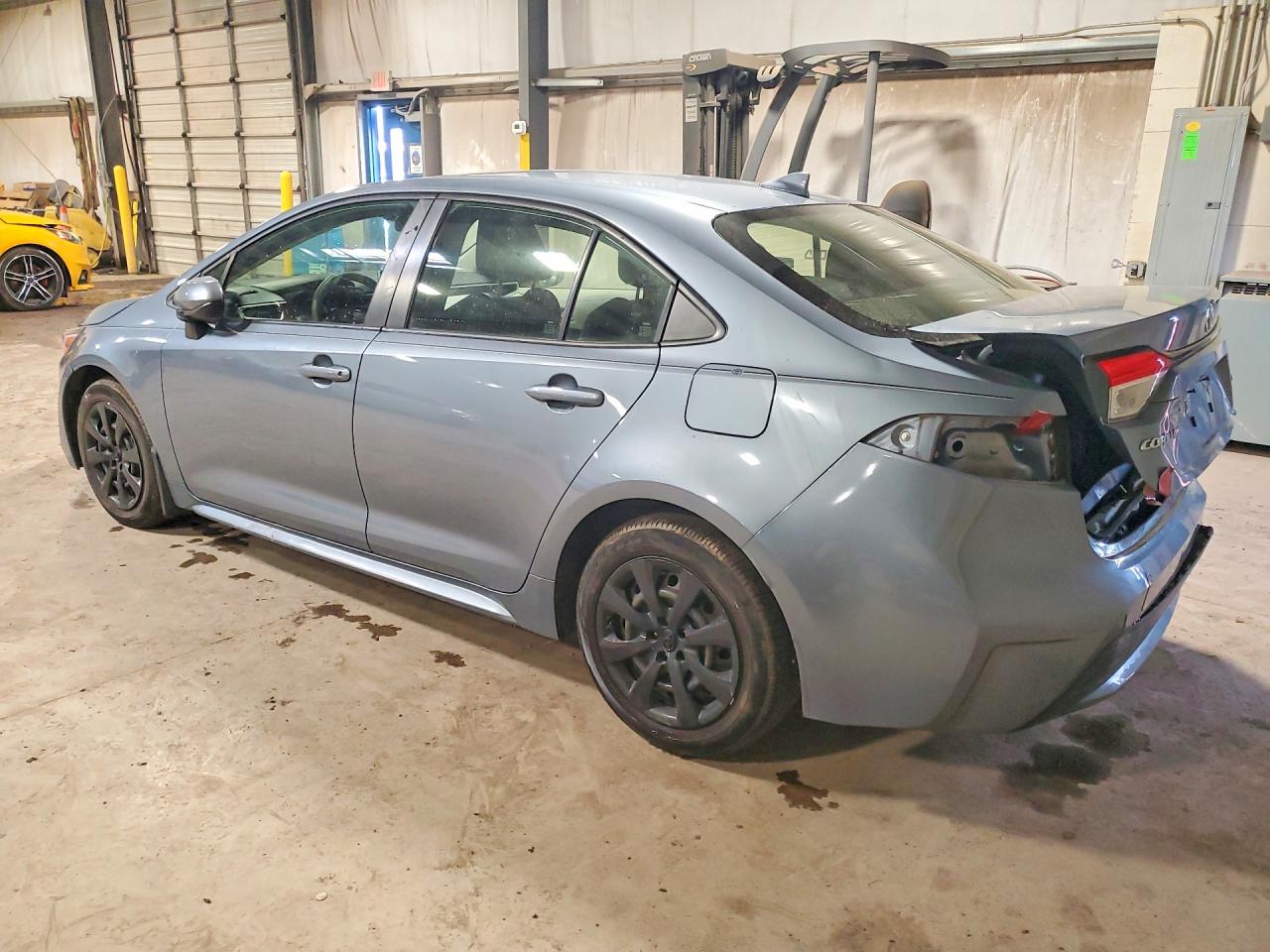 2020 TOYOTA COROLLA LE photo 2