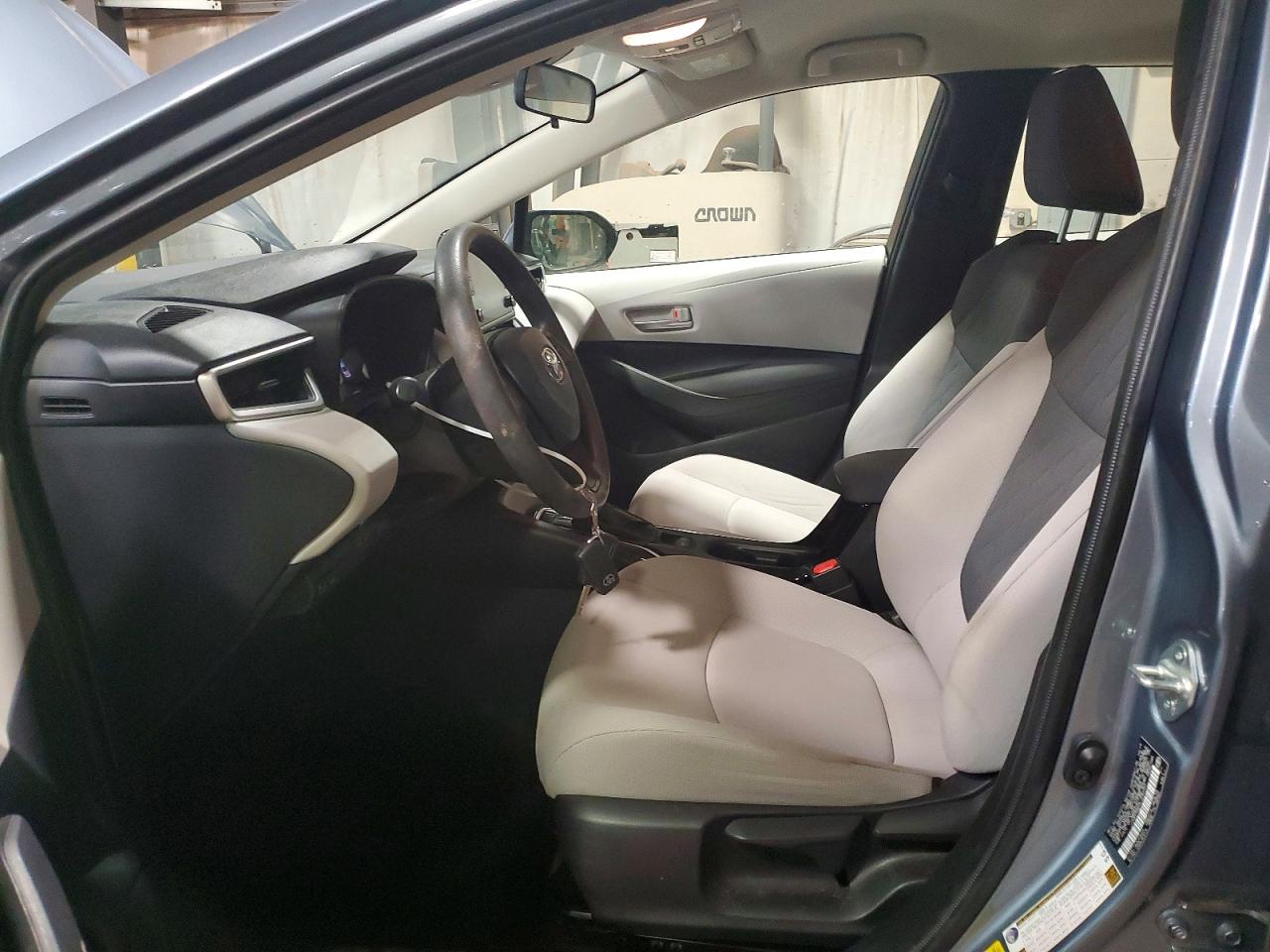 2020 TOYOTA COROLLA LE photo 7