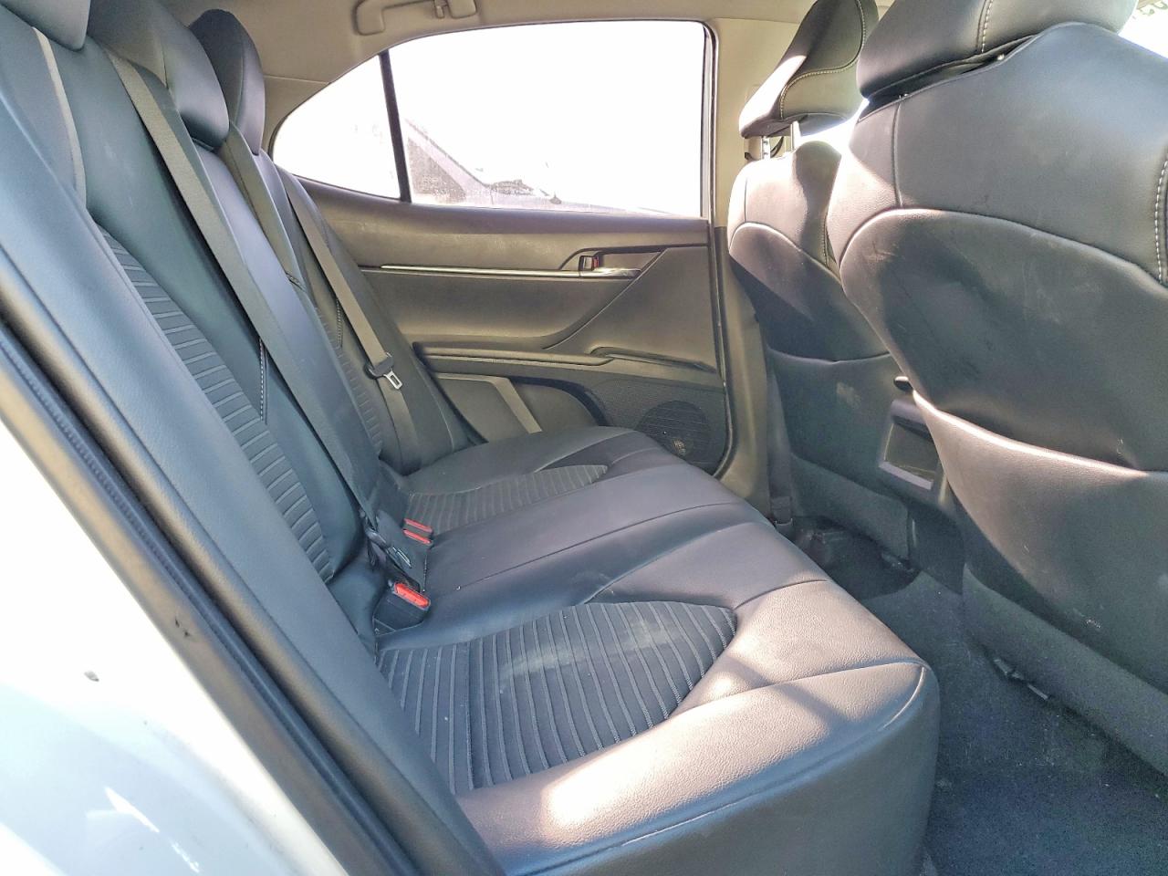2020 TOYOTA CAMRY SE photo 19