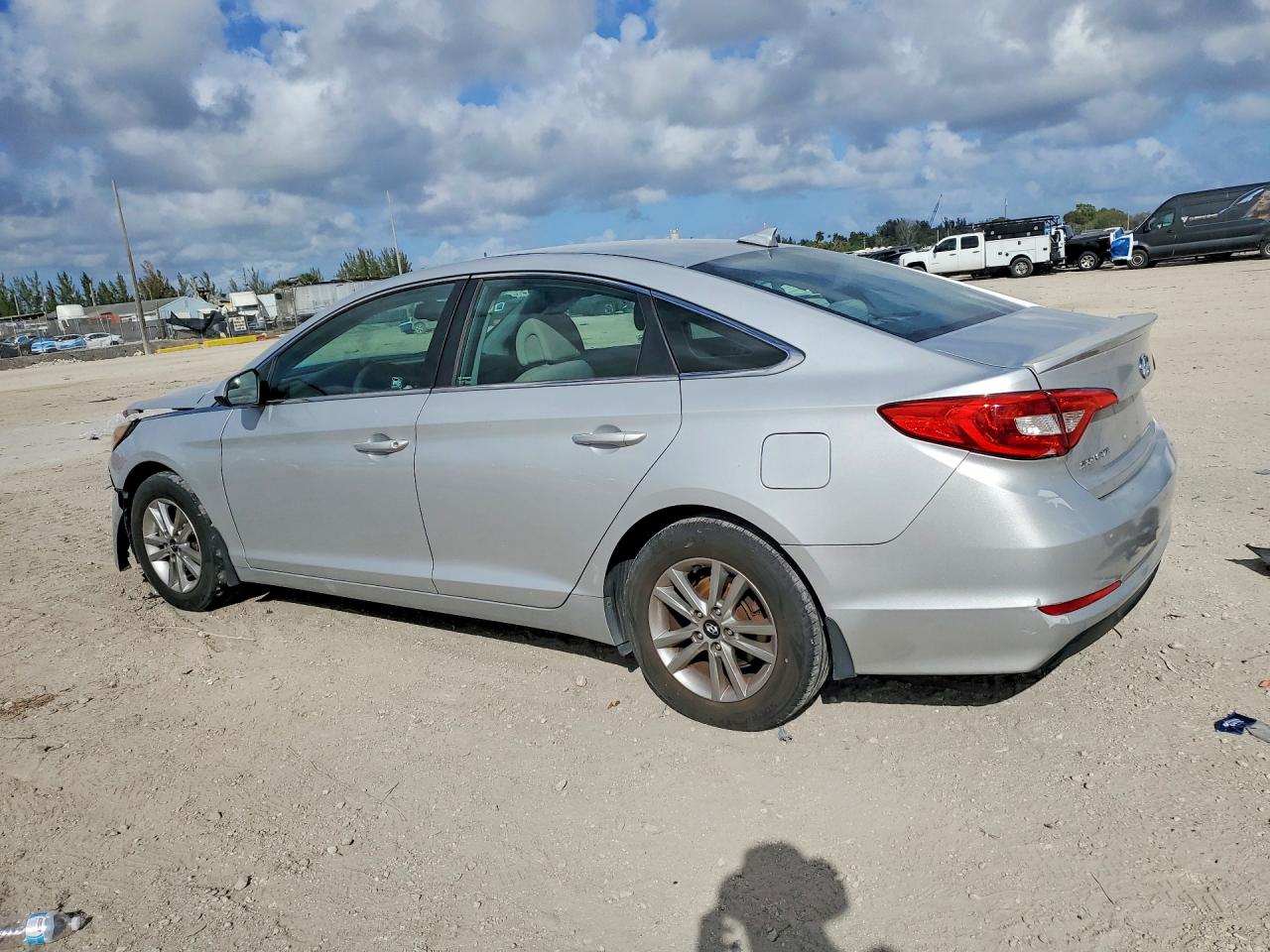 2016 HYUNDAI SONATA SE photo 2