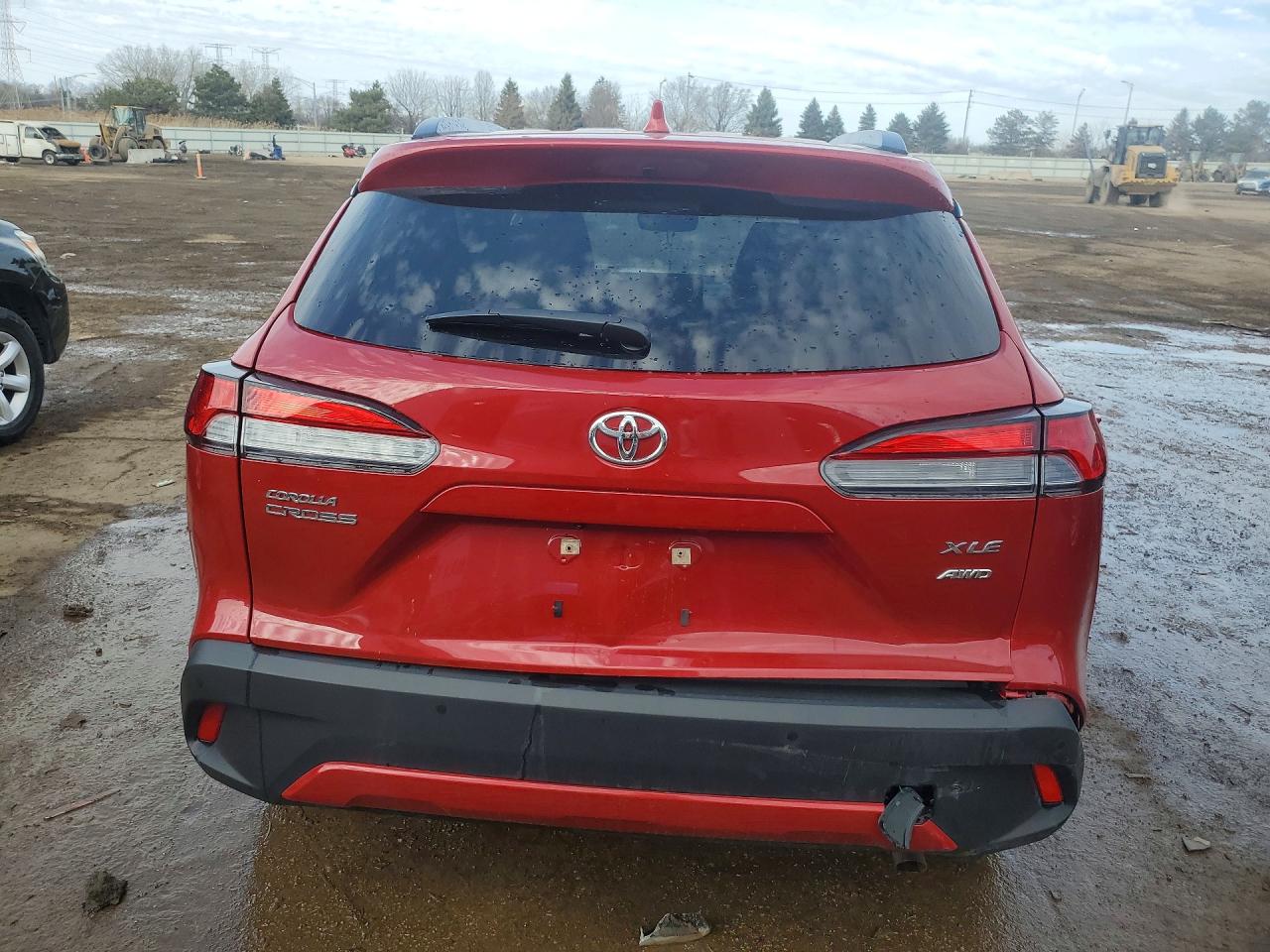 2024 TOYOTA COROLLA CROSS XLE photo 6