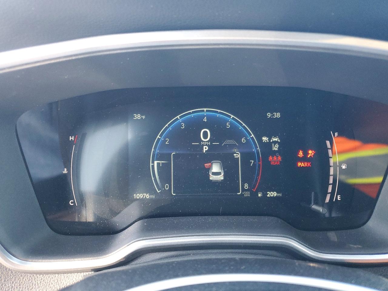 2024 TOYOTA COROLLA CROSS XLE photo 9