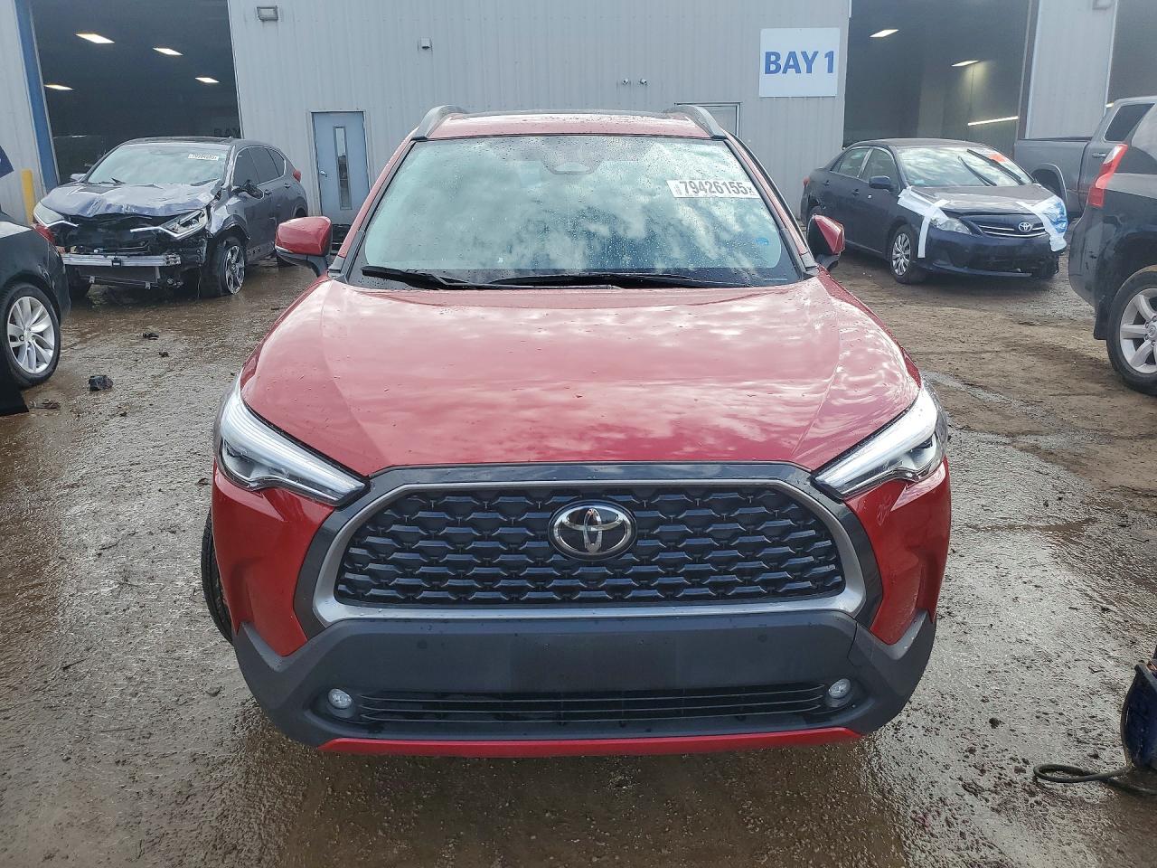 2024 TOYOTA COROLLA CROSS XLE photo 5