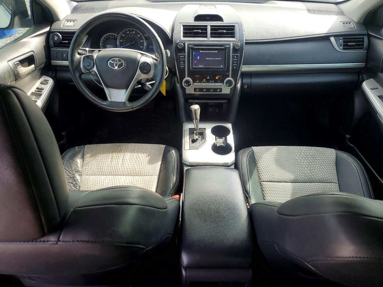 2014 TOYOTA CAMRY SE photo 8