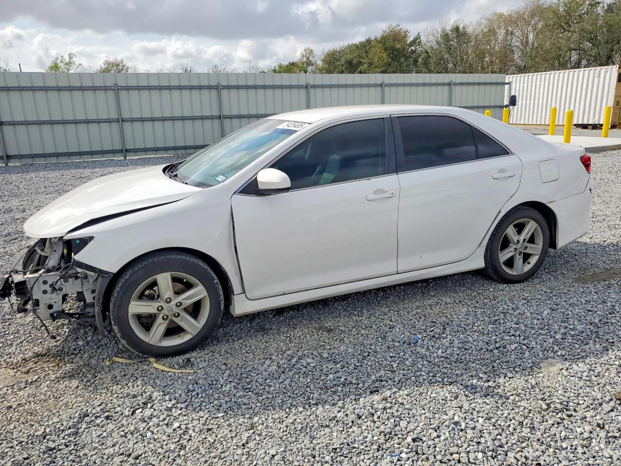 2014 TOYOTA CAMRY