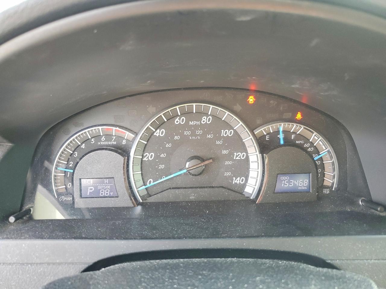 2014 TOYOTA CAMRY SE photo 9