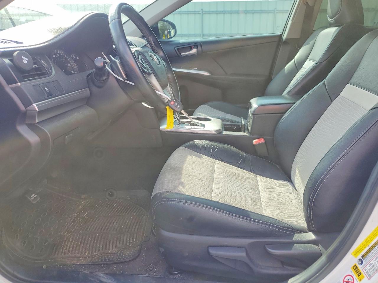 2014 TOYOTA CAMRY SE photo 7
