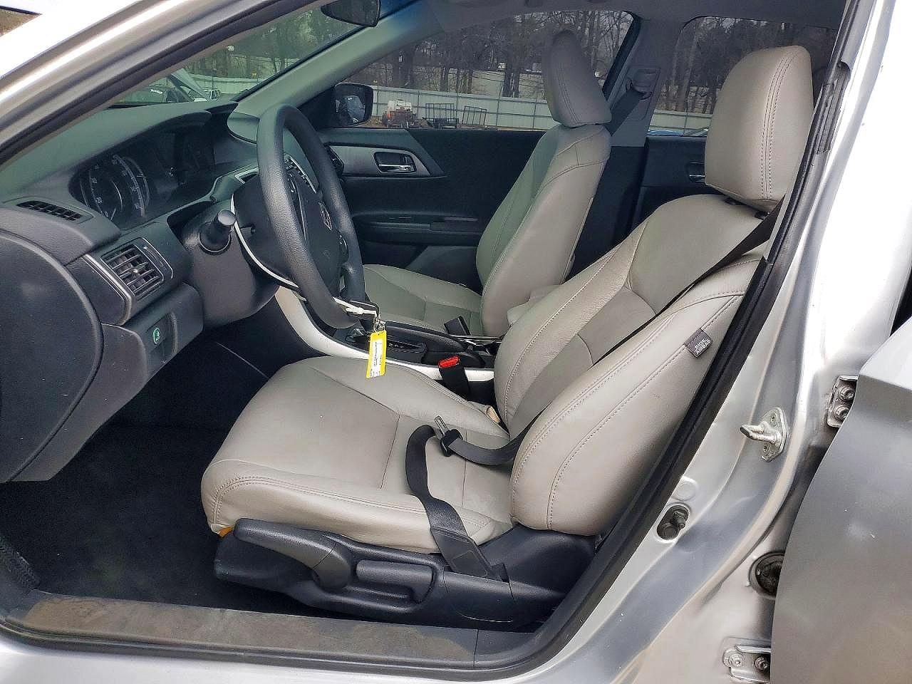 2013 HONDA ACCORD LX photo 7