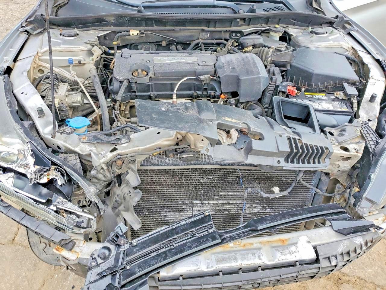 2013 HONDA ACCORD LX photo 11