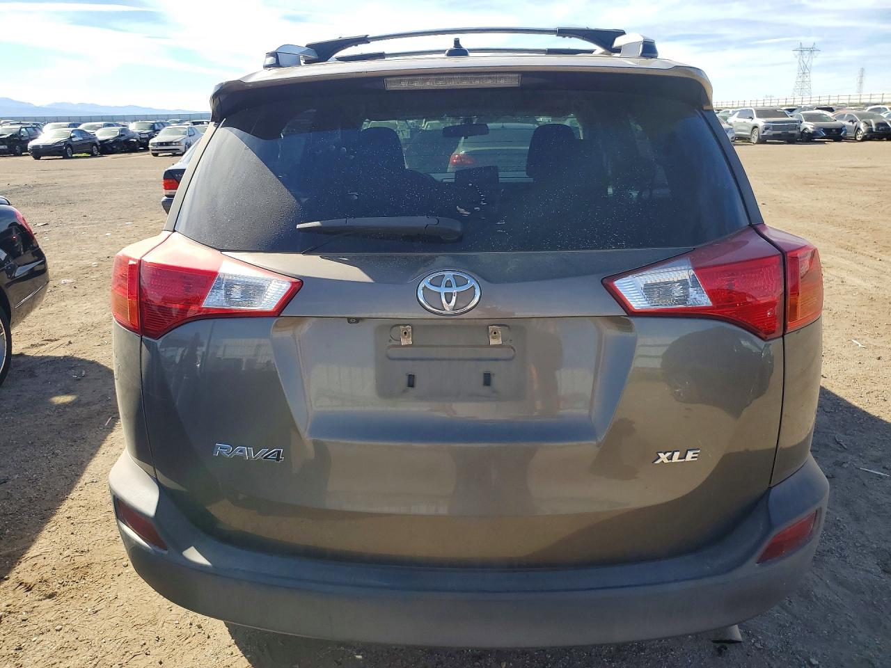 2014 TOYOTA RAV4 XLE photo 6