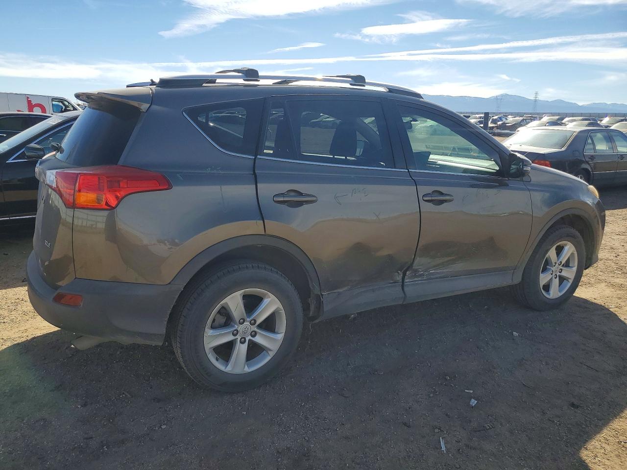 2014 TOYOTA RAV4 XLE photo 3
