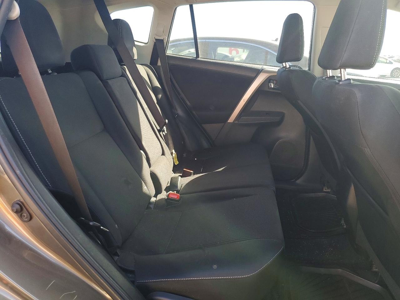 2014 TOYOTA RAV4 XLE photo 10