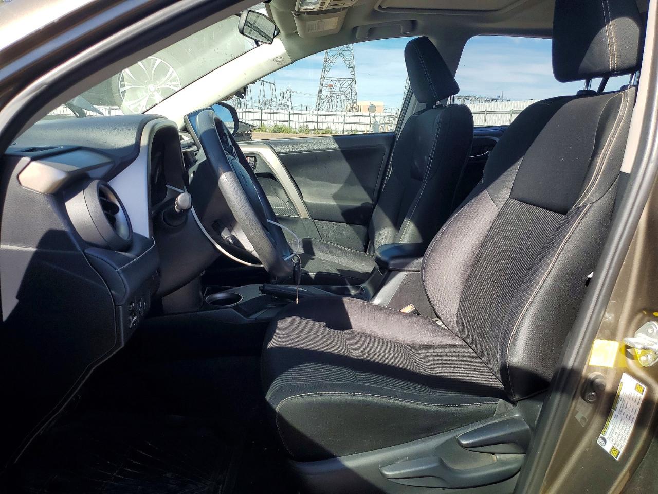 2014 TOYOTA RAV4 XLE photo 7