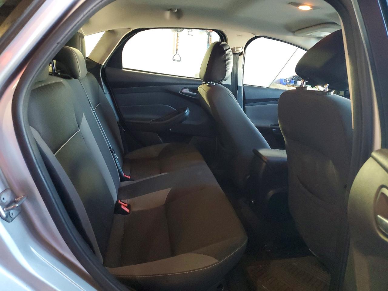 2014 FORD FOCUS SE photo 28